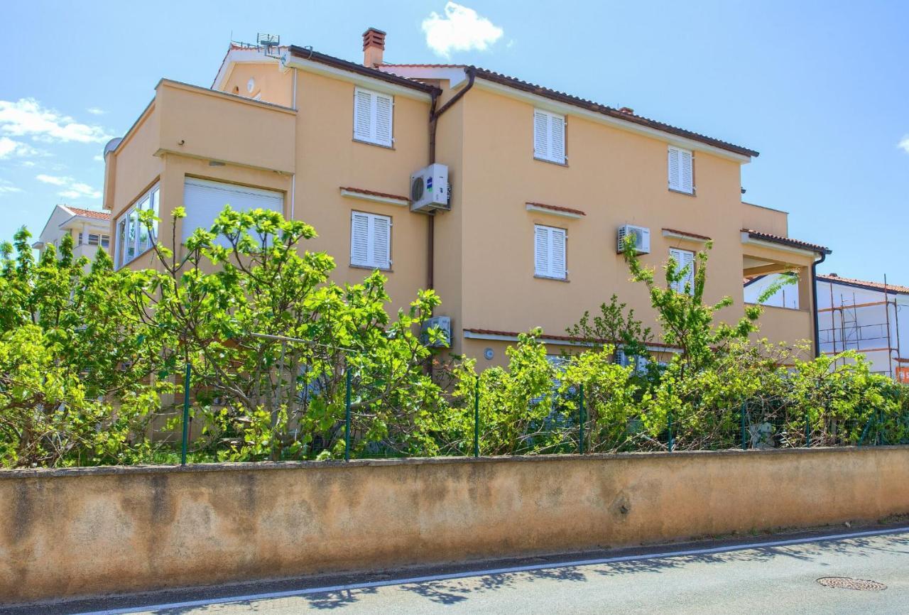Apartments Aster Малинска Экстерьер фото