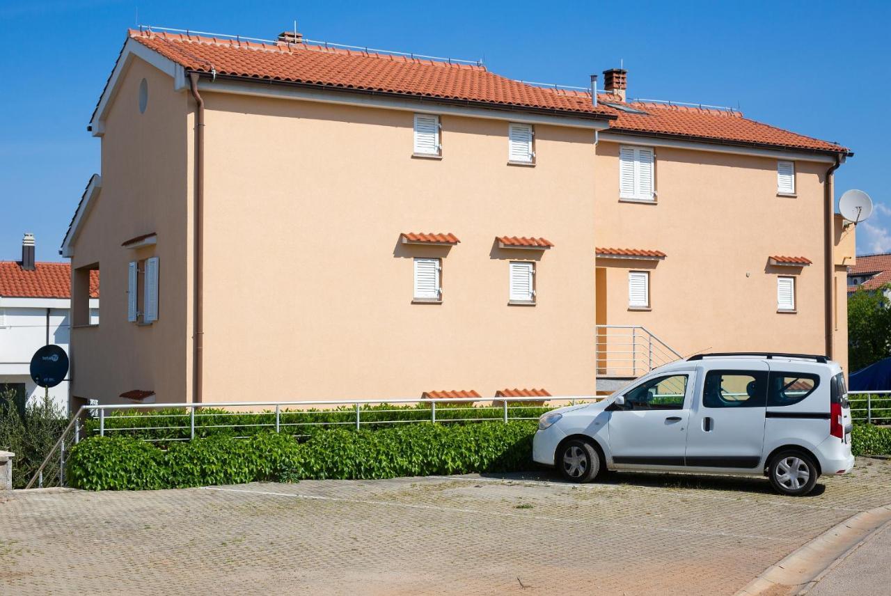 Apartments Aster Малинска Экстерьер фото