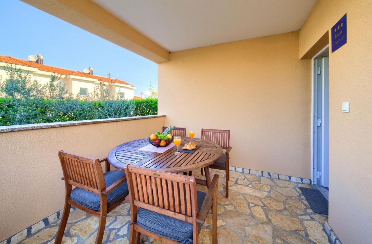 Apartments Aster Малинска Экстерьер фото